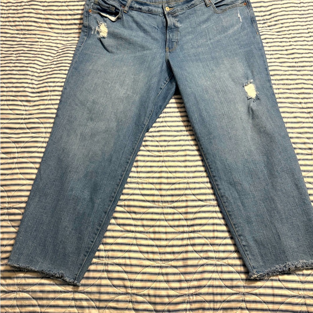 Old Navy O.G. Straight Medium Light Worn Cutoff -hemmed Leg Jeans.